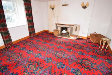 SITTING ROOM (2).JPG