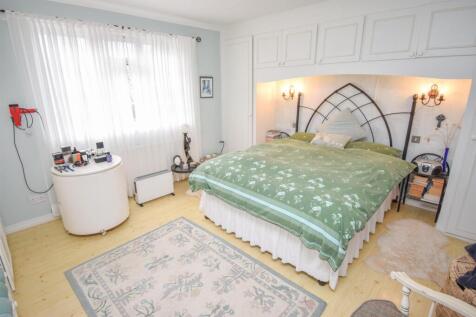 BEDROOM ONE-2.jpg