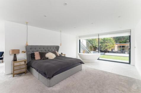 GROUND FLOOR BEDROOM SUITE