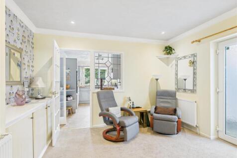 LIVING ROOM 2