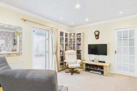 LIVING ROOM 2
