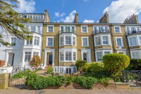 2 bedroom flats for sale in southend-on-sea, essex - rightmove