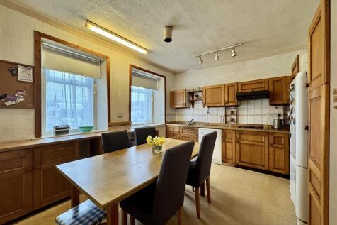 Dining kitchen