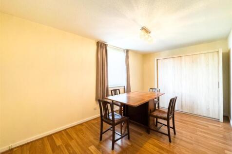 Bedroom/Dining room