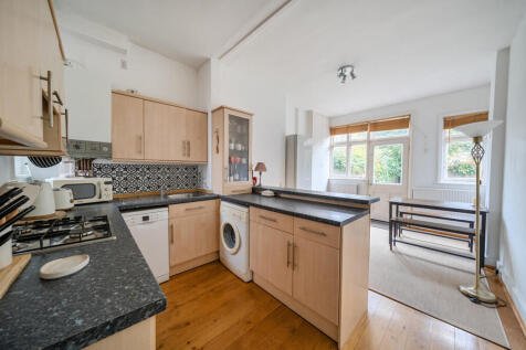 1370709-5-68f1ff8...