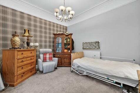 Bedroom 4 / Dining Room