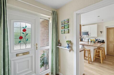 7 Harford Manor Close-24.jpg