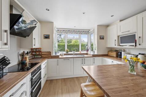 7 Harford Manor Close-31.jpg