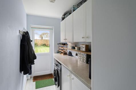 7 Harford Manor Close-35.jpg