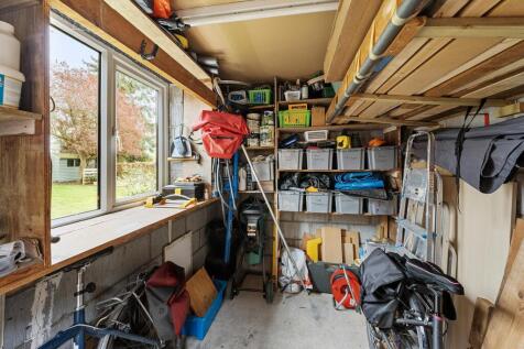 7 Harford Manor Close-11.jpg