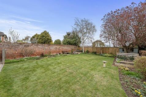 7 Harford Manor Close-06.jpg