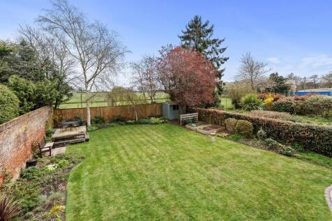 7 Harford Manor Close-12.jpg