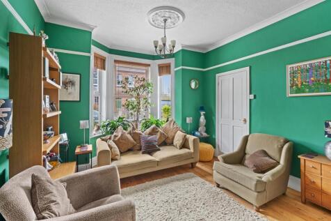 4 Bartholomews Close - 024.JPG