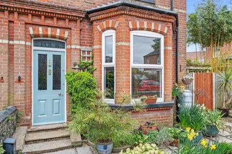 4 Bartholomews Close - 004.JPG