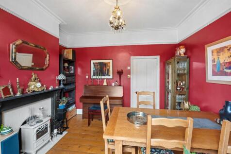 4 Bartholomews Close - 028.JPG