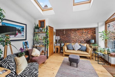 4 Bartholomews Close - 012.JPG