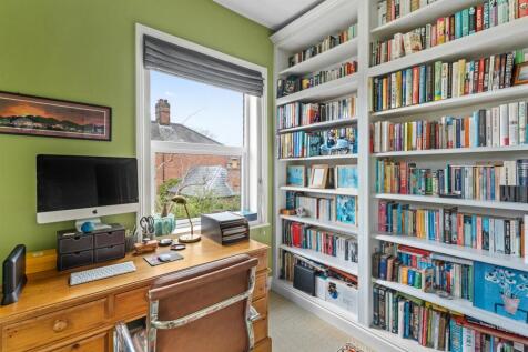 4 Bartholomews Close - 030.JPG