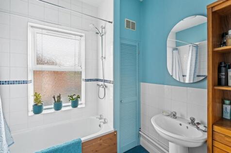 4 Bartholomews Close - 029.JPG