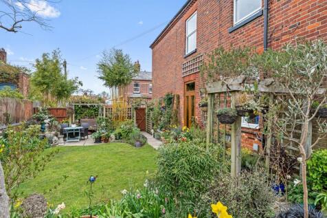 4 Bartholomews Close - 011.JPG