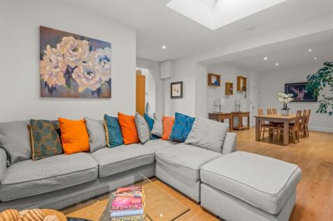 Little Silver Nugget Sitting Room