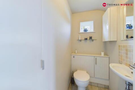 Upstairs Cloakroom