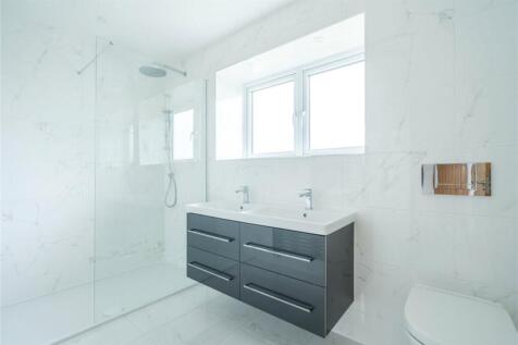 Manor House-Bathroom