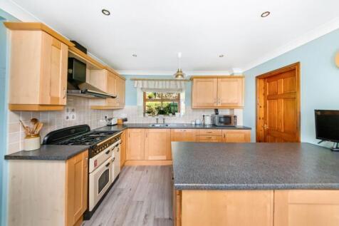 HIGH NOOK -DINING KITCHEN