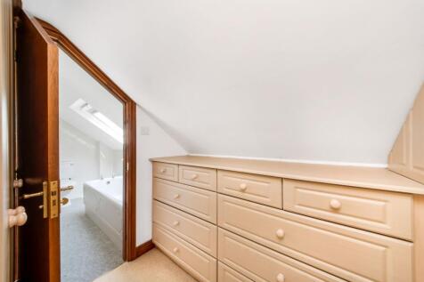 HIGH NOOK DRESSING ROOM