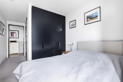 Principal Bedroom (2).jpg