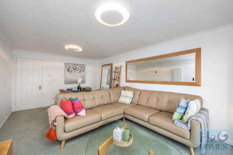 Neptune Court, 21...