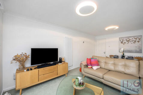 Neptune Court, 21...