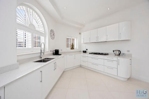 Trafalgar Gate, 2...