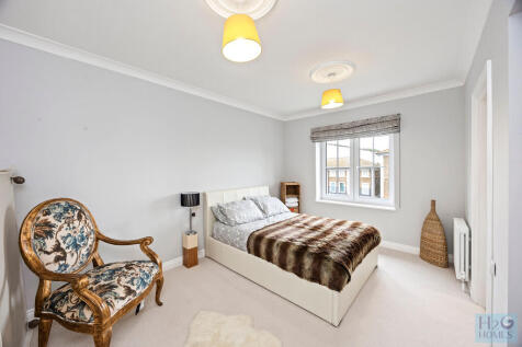 Trafalgar Gate, 2...