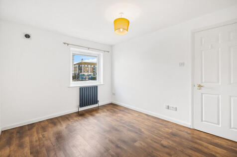 92 Victory Mews F...