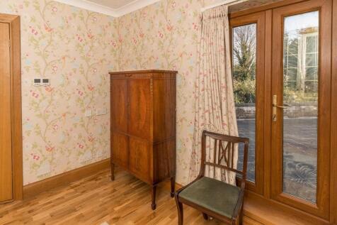 master dressing room2.jpg