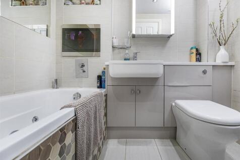 Bramleys Estate Agents - Tithefields (20).jpg