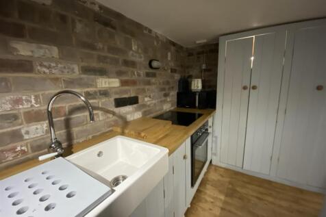 Bramleys Estate Agents - Squarefield - Scholes Moo