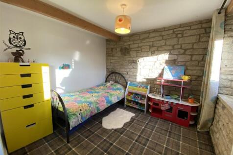 Bramleys Estate Agents - Squarefield - Scholes Moo