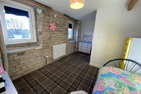 Bramleys Estate Agents - Squarefield - Scholes Moo