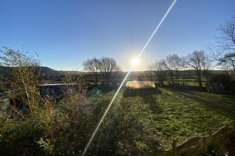 Bramleys Estate Agents - Squarefield - Scholes Moo