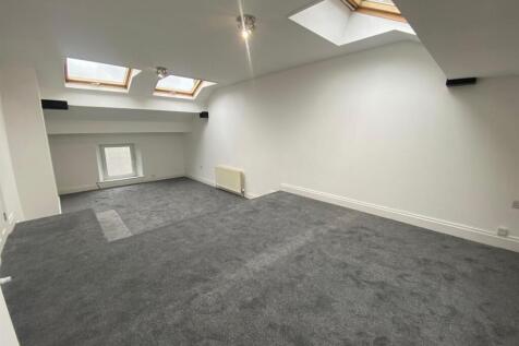 second floor bed 2.jpg