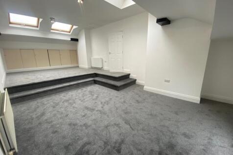 second floor bed.jpg