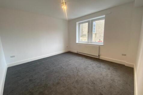 first floor bed reception.jpg