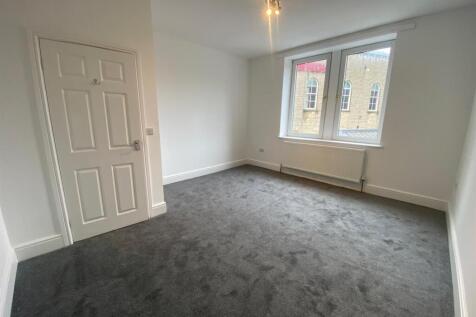 first floor bed reception left.jpg