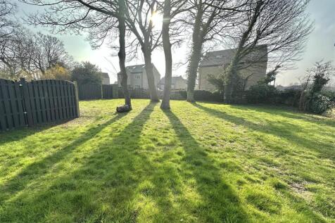 Bramleys Estate Agents - Bullace Trees Lane -  (27