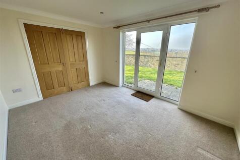 Bramleys Estate Agents - Bullace Trees Lane -  (20