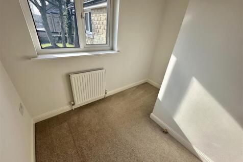 Bramleys Estate Agents - Bullace Trees Lane -  (16