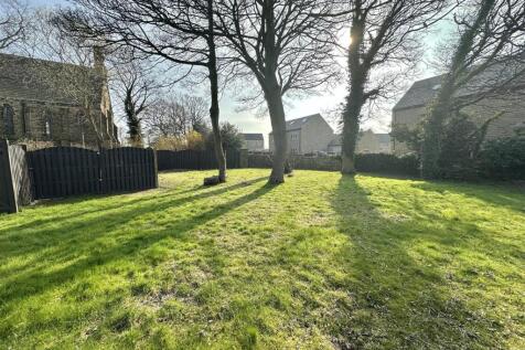 Bramleys Estate Agents - Bullace Trees Lane -  (28