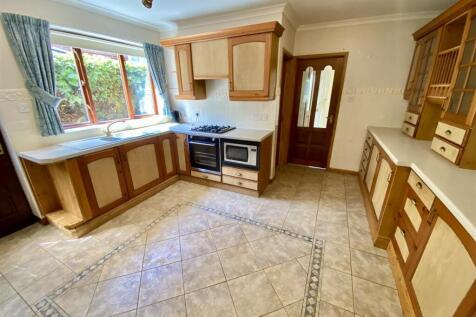 Bramleys Estate Agents - Hopton Lane - Mirfield (1