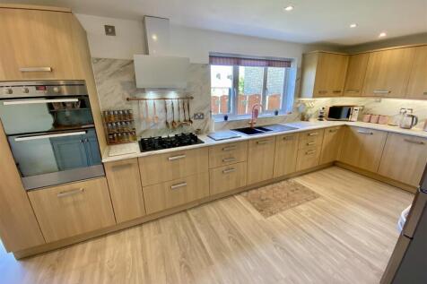 Bramleys Estate Agents - Oakfield Drive - Mirfield